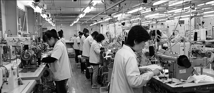 ファンデーション(補整下着)は私たちが作っています
